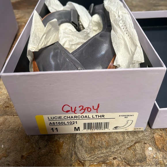 NIB Vera Wang Lavender leather ballet flats Charcoal Gray never worn 11 NEW HTF! - Picture 11 of 11